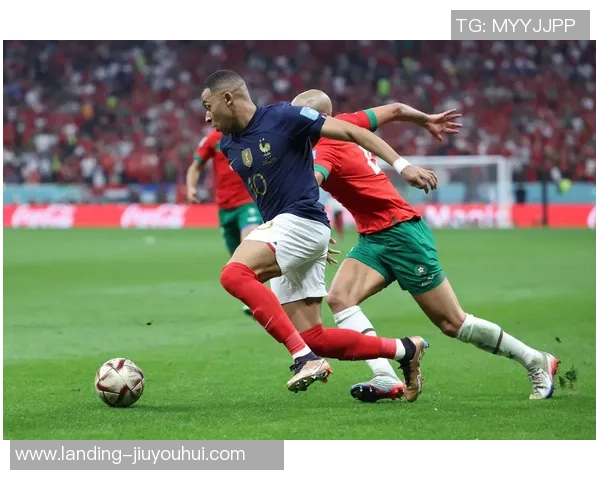 足球比赛中后点进攻的重要性与战术分析探讨